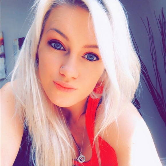 Meet your Posher, Annie - Picture 1 of 1